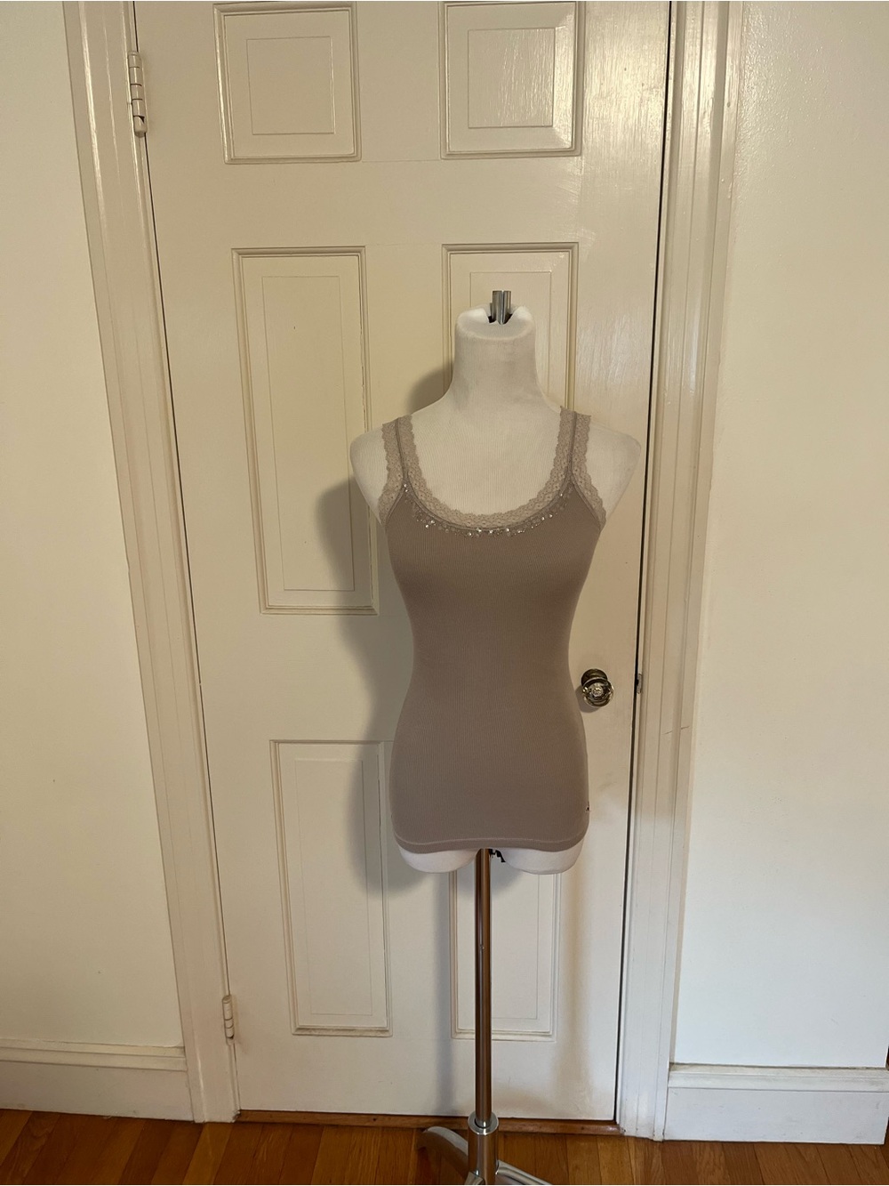 Hollister Ribbed Lace Tank XS Large Square Tag Read Defect